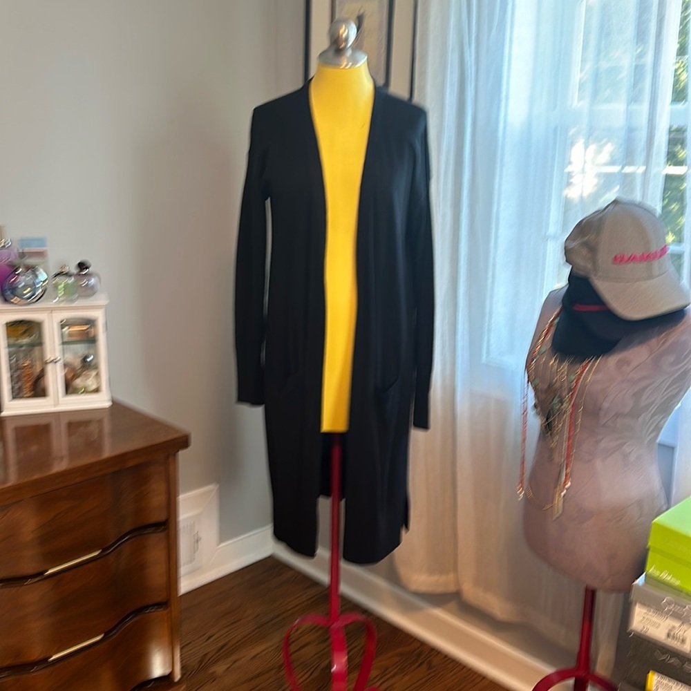Halogen long cardigan sweater w/pockets, Black. Sz. M